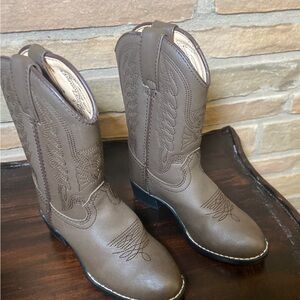 Durango Kids Cowboy Faux Leather Western Boots. Size 11. In good condition